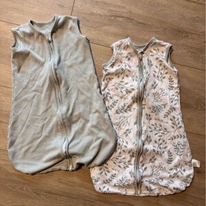 OOFOS Baby Sleep Sack with Gray Leaf Design